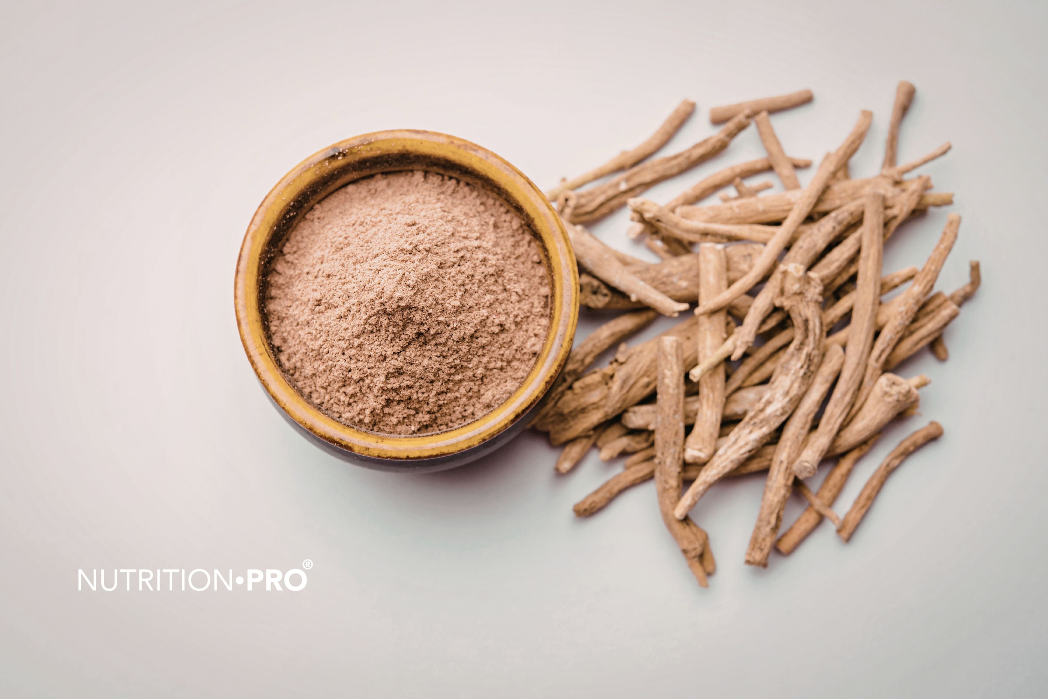 Ashwagandha et danger : ce que disent vraiment les études (foie, thyroïde, contre-indications)