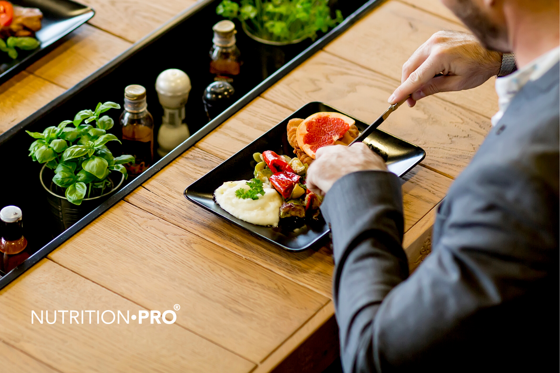 Avoir faim après avoir mangé : pourquoi cela se produit et que faire ?