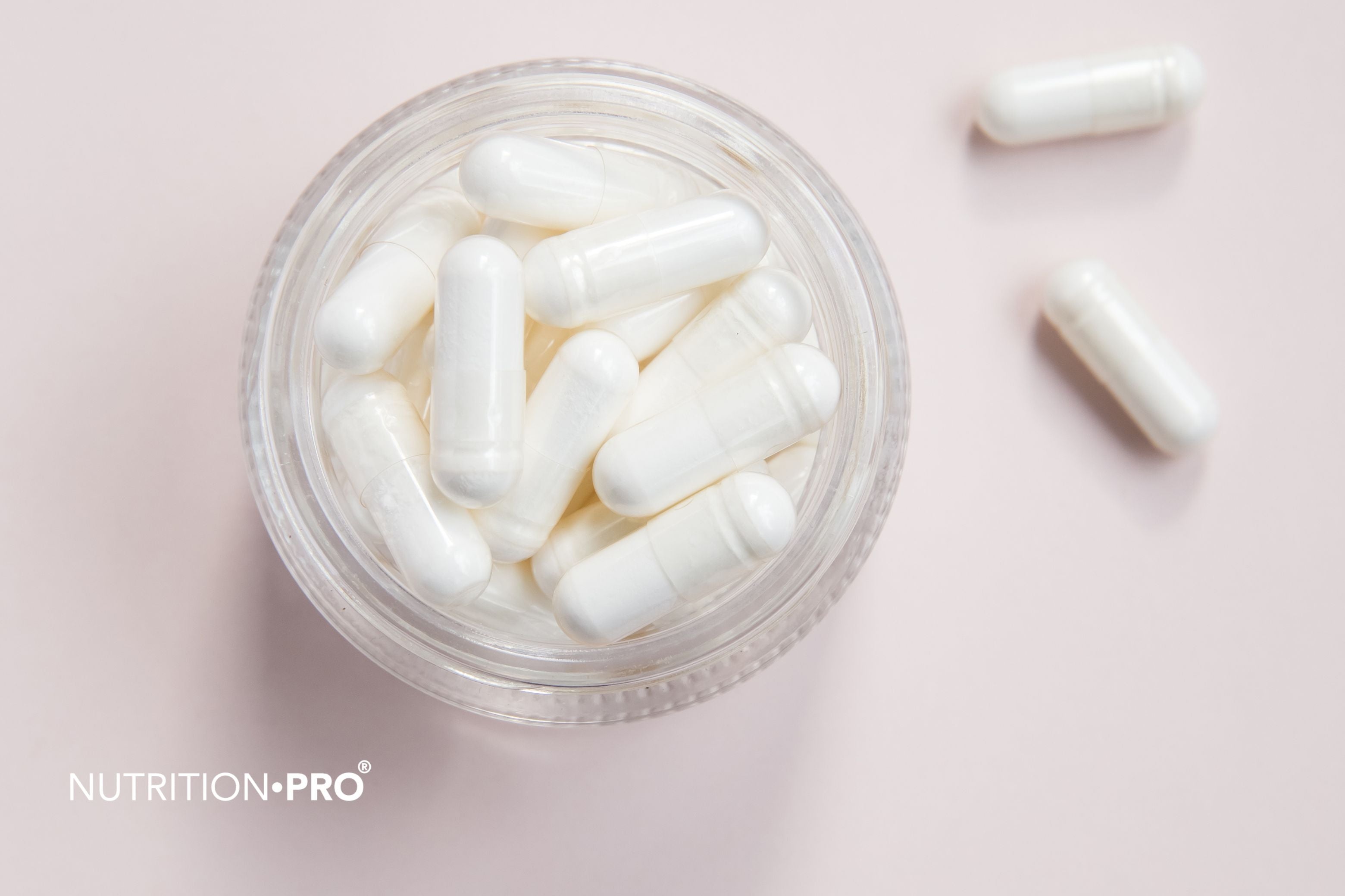 Biotine (vitamine B8) : cheveux, ongles, bienfaits, dangers et dosage (le guide complet 2026)