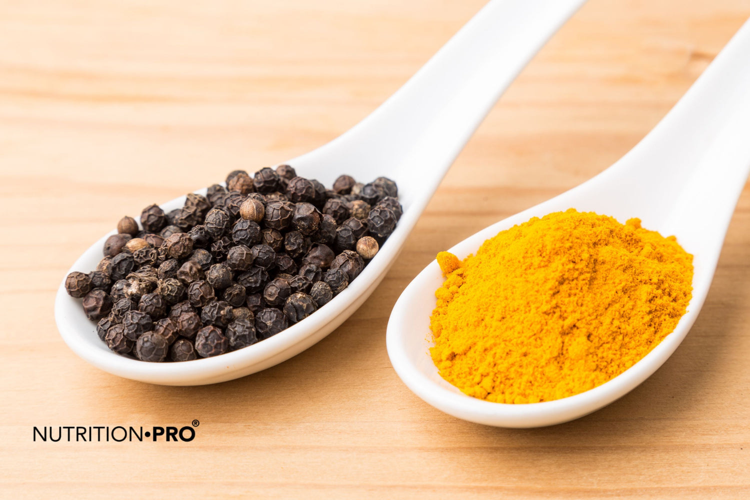 Curcuma et poivre : pourquoi ce duo, et comment consommer le curcuma pour qu'il serve à quelque chose