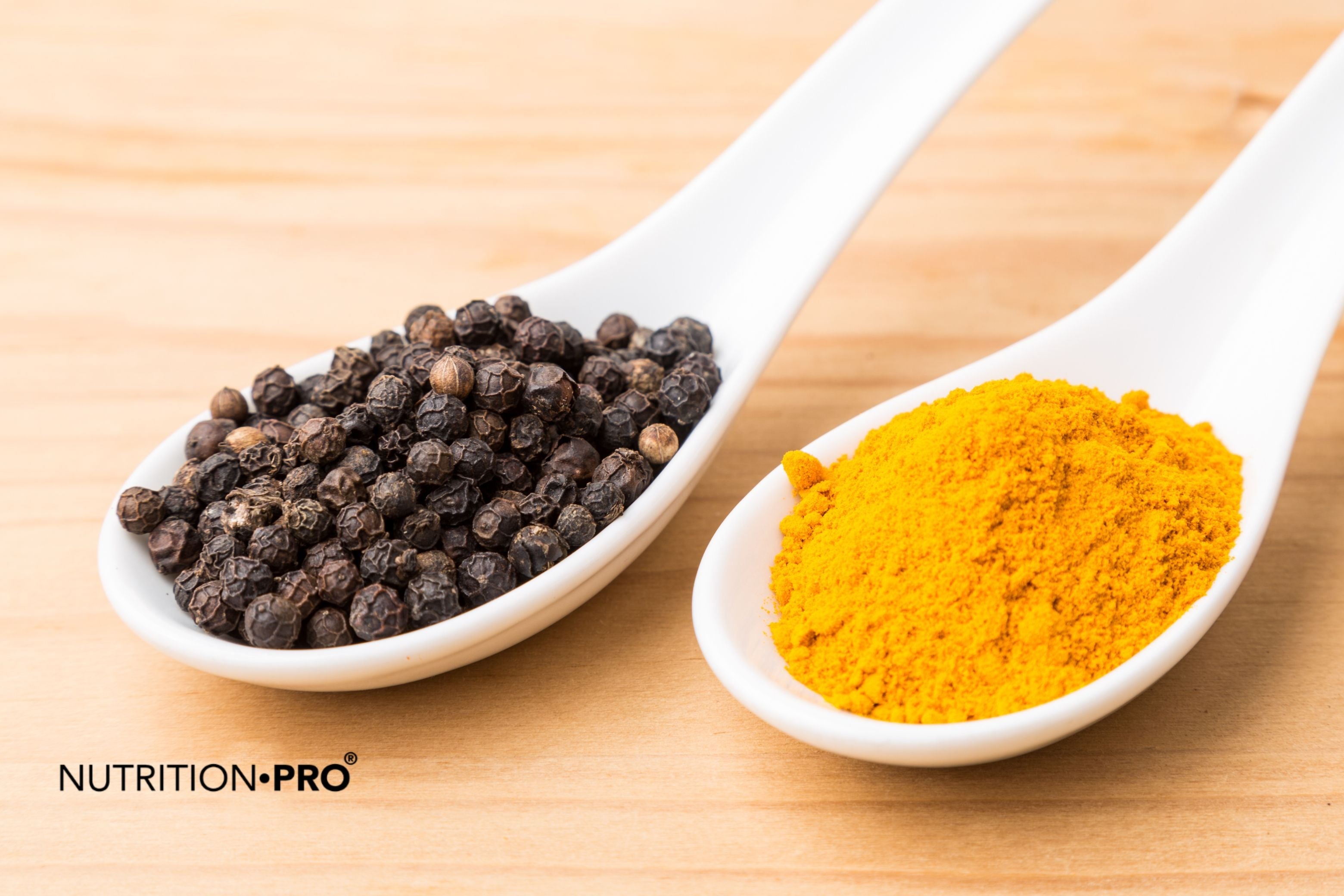 Curcuma et poivre : pourquoi ce duo, et comment consommer le curcuma pour qu'il serve à quelque chose