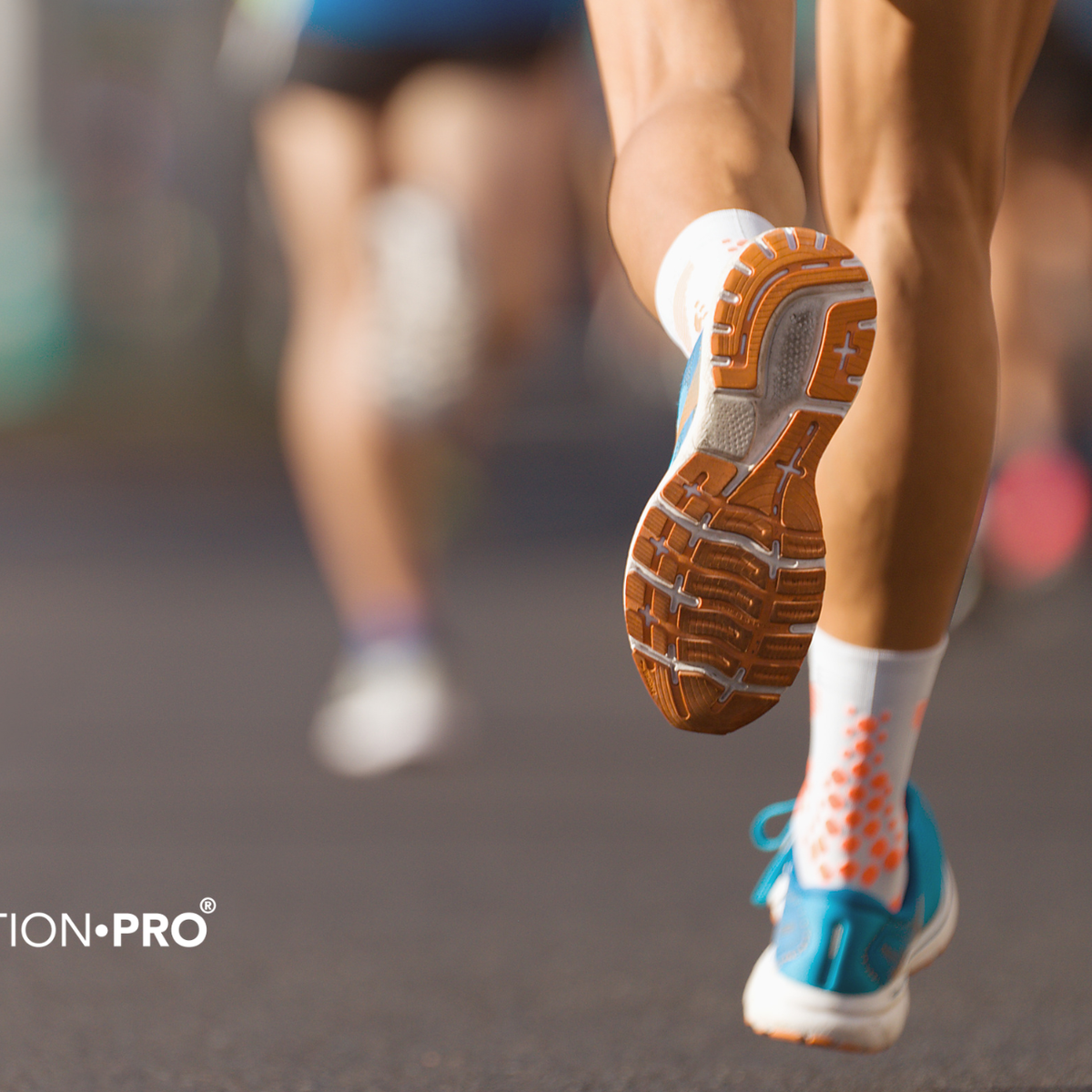 l carnitine marathon : quelle nutrition et quels compléments pour performer ? Injecting B12 - Enhance Dimensions:24 x 36 thailand collagen drink