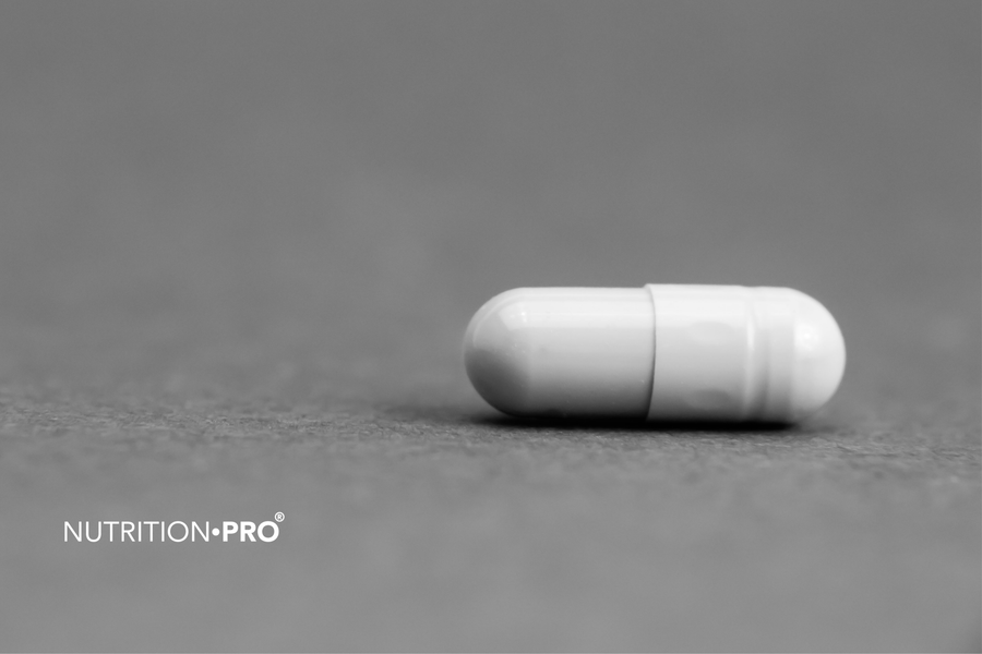 Vitamine B5 (acide pantothénique) : bienfaits, peau, cheveux, acné et dosage (le guide complet 2026)